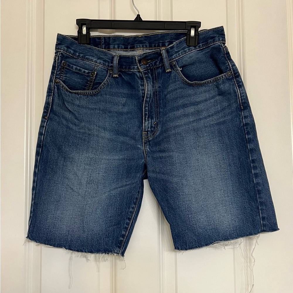 Levi’s 505 Dark Wash Raw Hem Shorts W33, 9” inseam